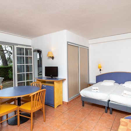 Sowell Residences Chenes Verts Saint-Raphaël Екстериор снимка