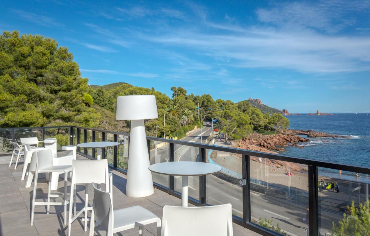 Sowell Residences Chenes Verts Saint-Raphaël Екстериор снимка