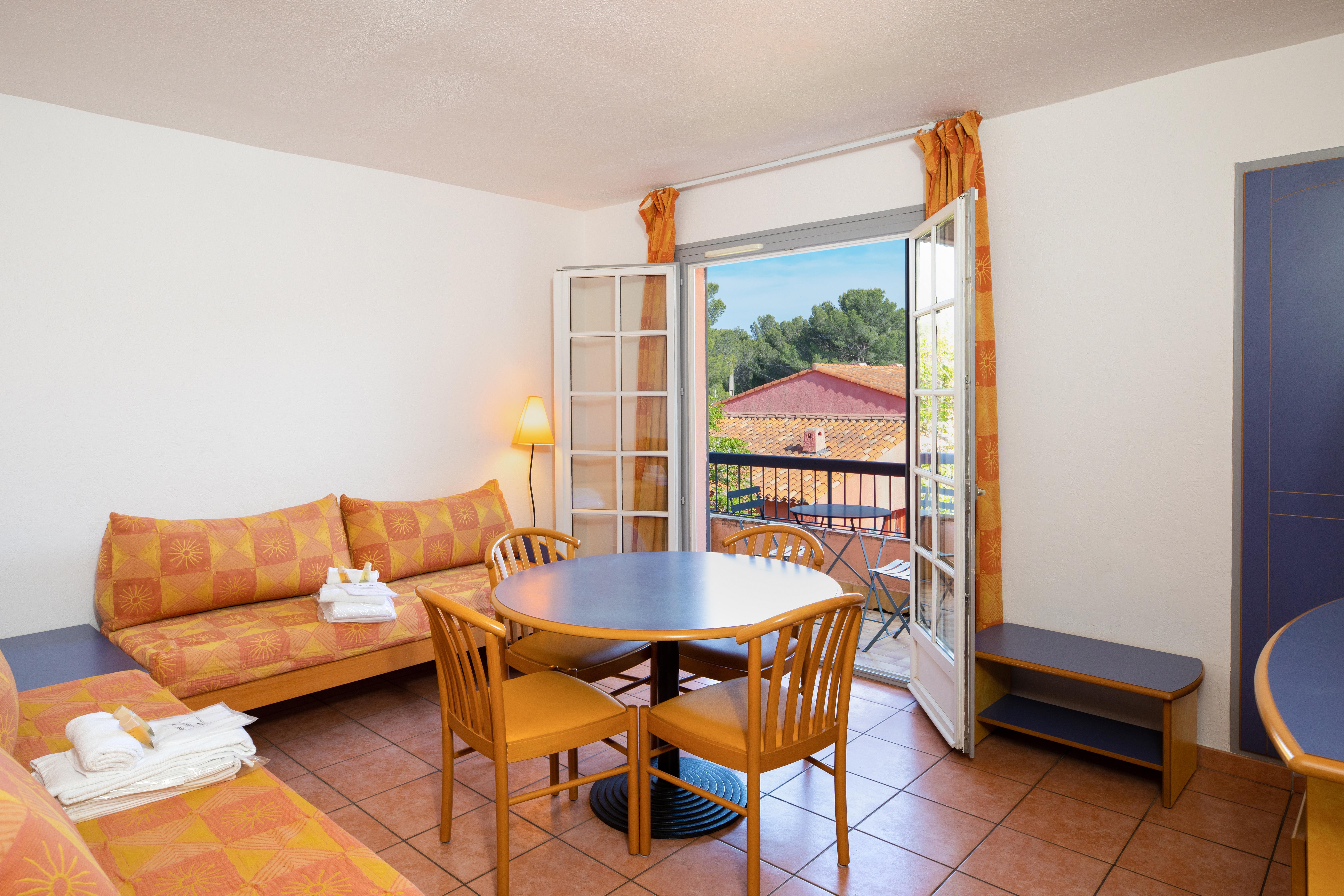 Sowell Residences Chenes Verts Saint-Raphaël Екстериор снимка