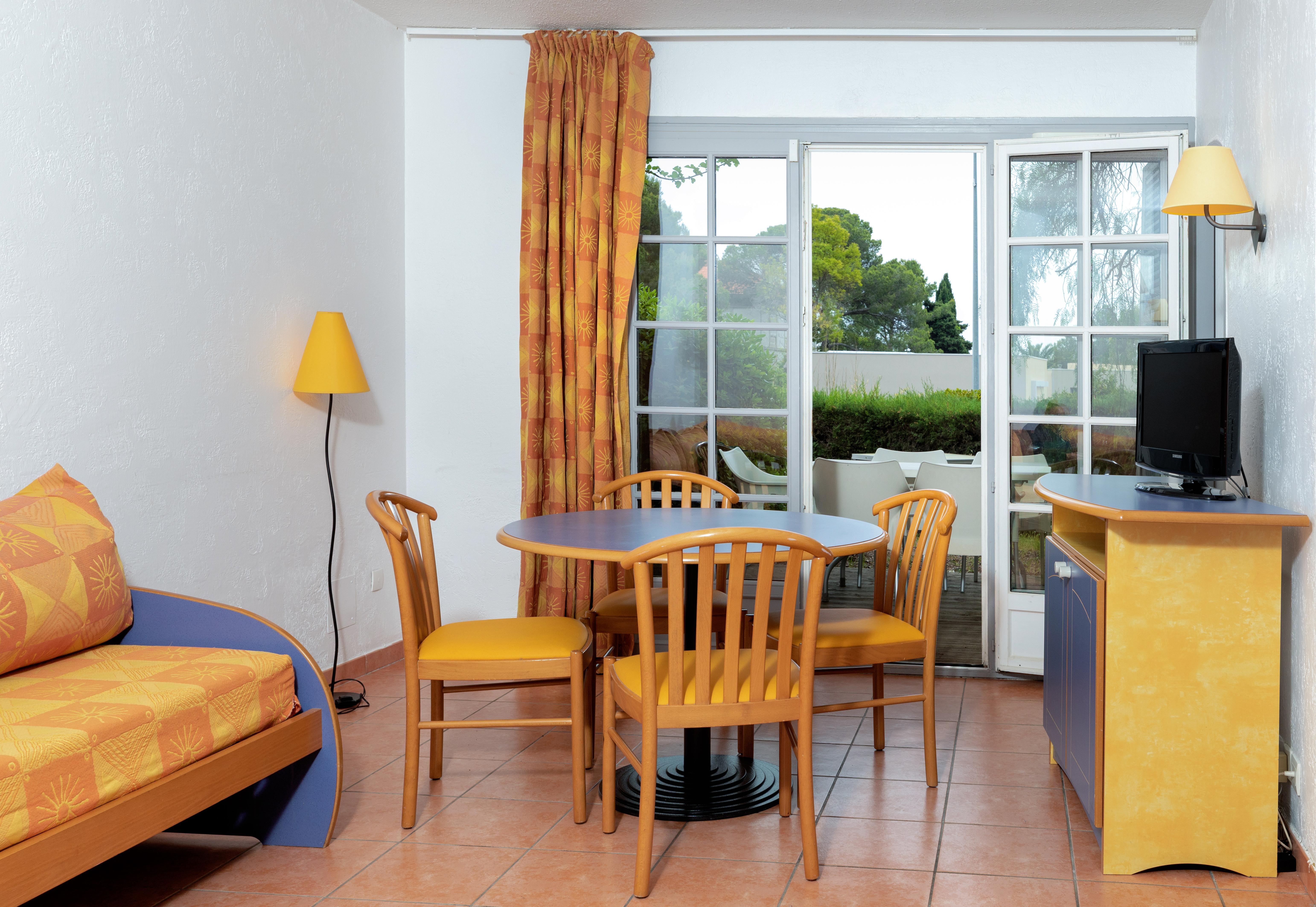 Sowell Residences Chenes Verts Saint-Raphaël Екстериор снимка