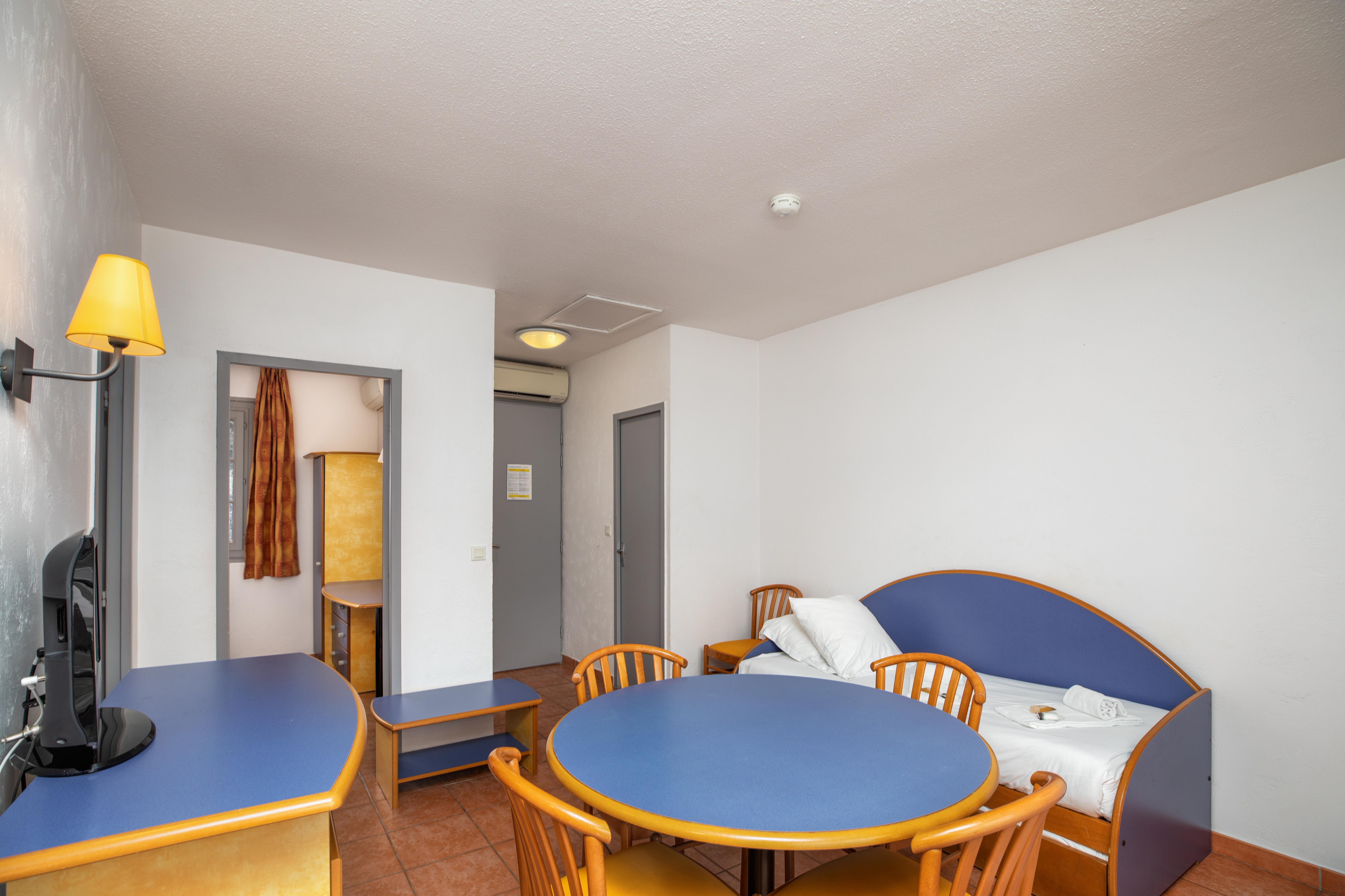 Sowell Residences Chenes Verts Saint-Raphaël Екстериор снимка