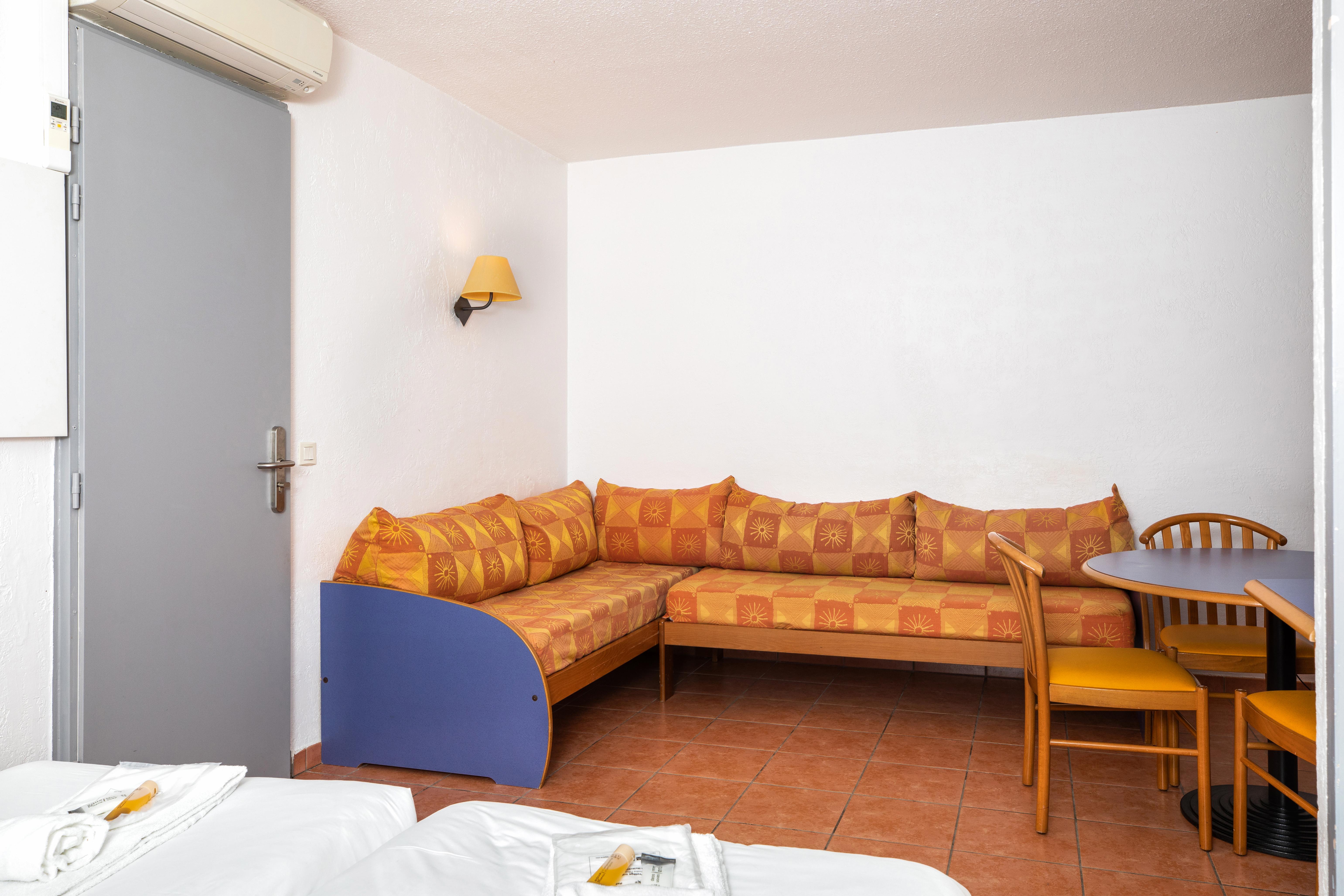 Sowell Residences Chenes Verts Saint-Raphaël Екстериор снимка