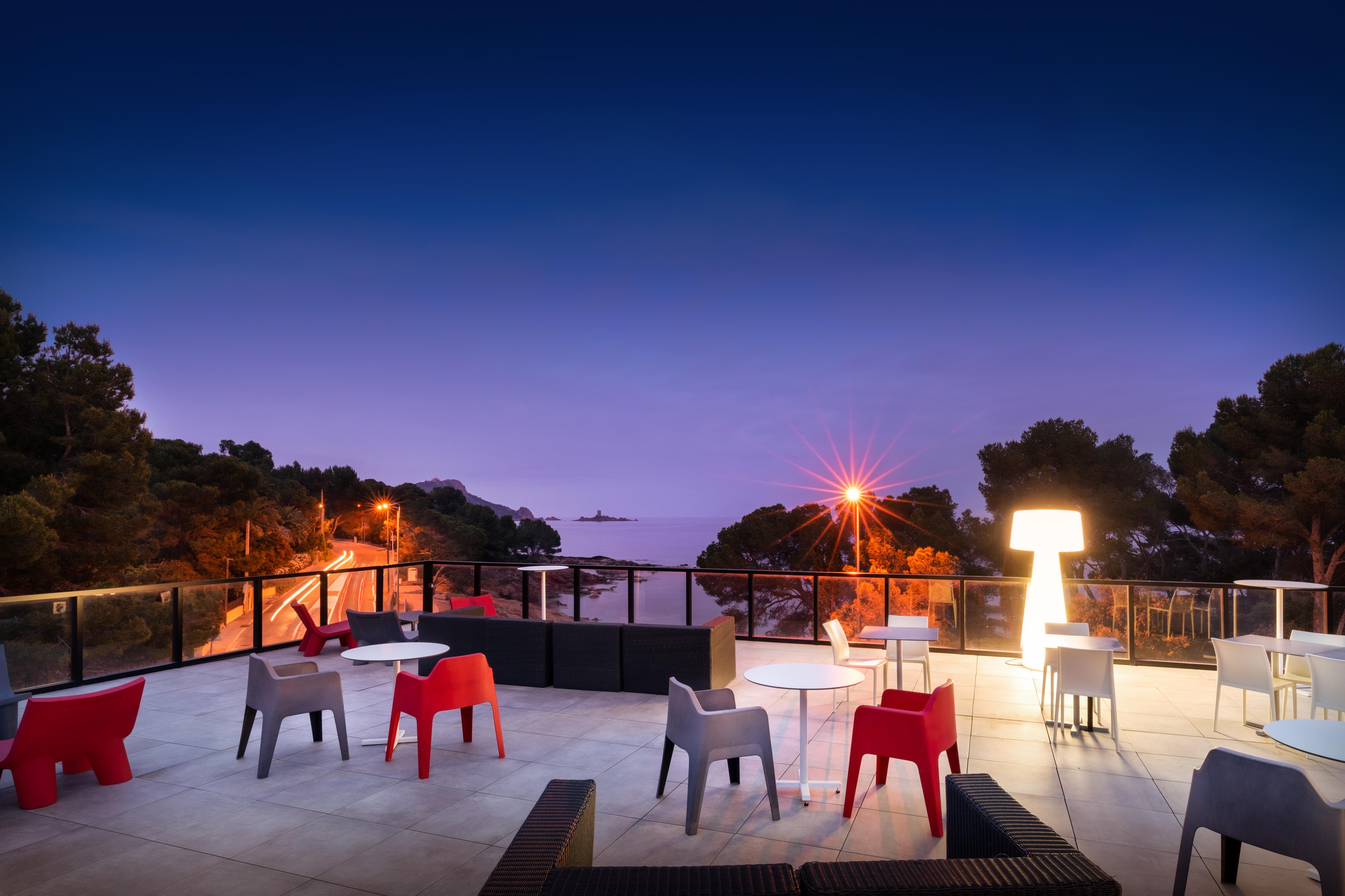 Sowell Residences Chenes Verts Saint-Raphaël Екстериор снимка